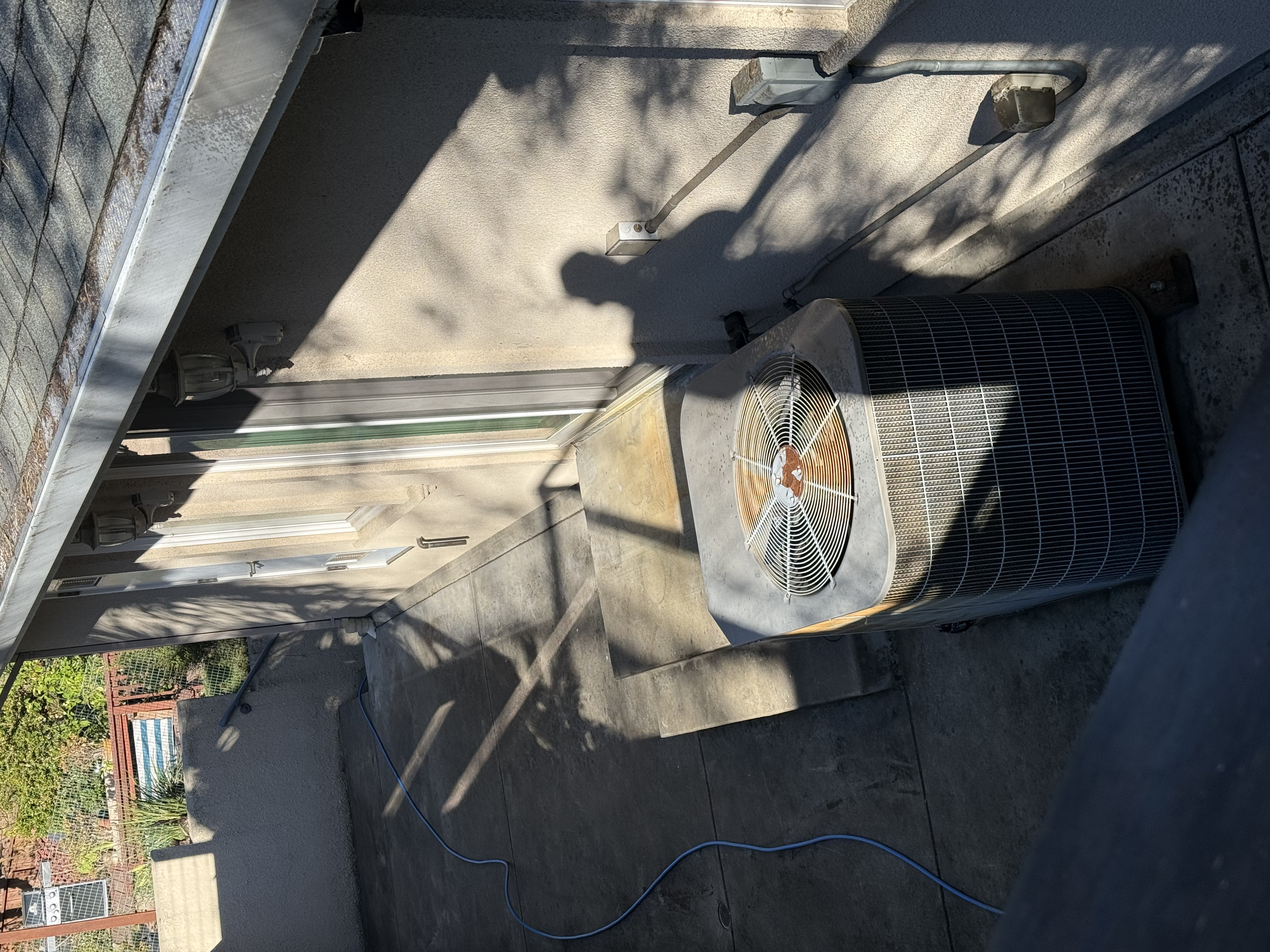 Before — Oakland Hills house with algae and grime on siding